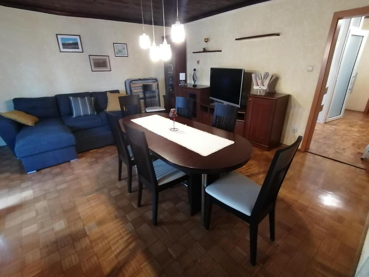 Apartma Zele Apartment *